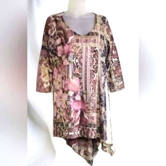 ONE WOR   TUNIC/TOP Printed Knit 3/4 Sleeved ASYMMETRICAL Embellished Sz MEDIUM - Picture 1 of 16